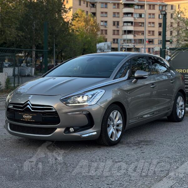 DS Automobiles - DS 5 - 2.0 eHDI//HYBRID//4X4//FULL//12.2012