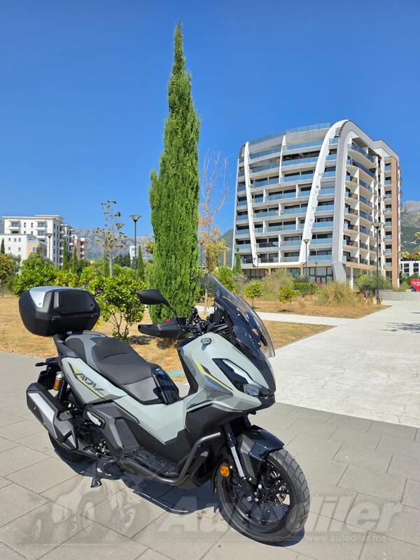 Honda - ADV 350