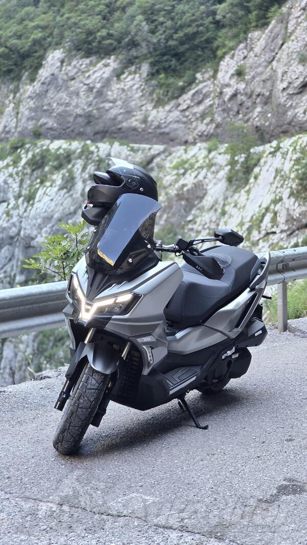 SYM - ADX 300