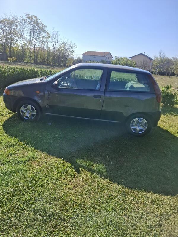 Fiat - Punto - benzin