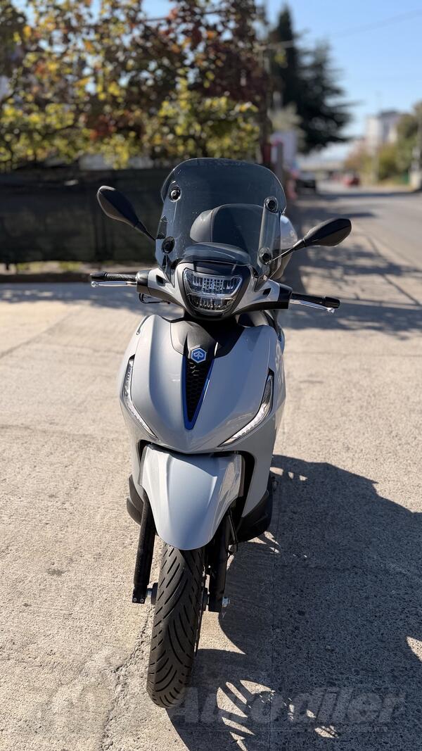 Piaggio - Beverly