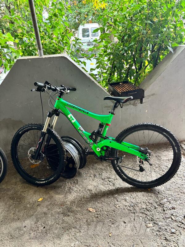 Commencal - v5.5