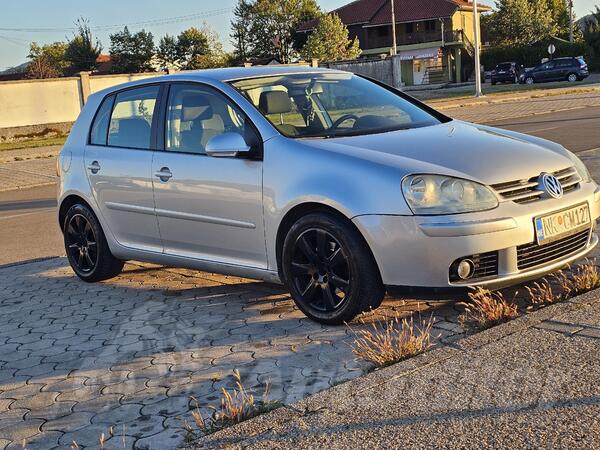 Volkswagen - Golf 5 - 1.9 TDI
