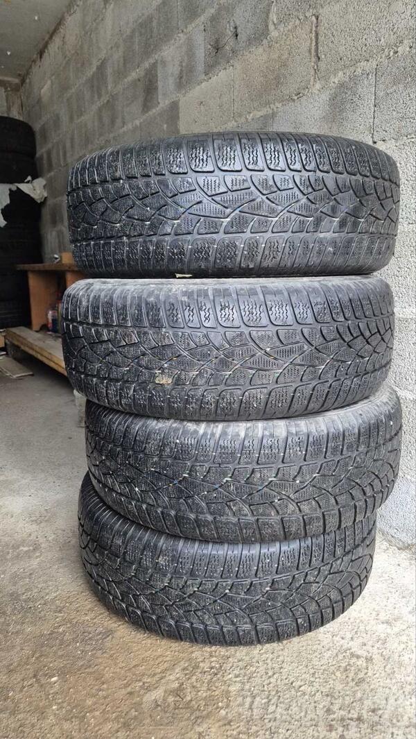 Dunlop - 235/65/17 - Zimska guma