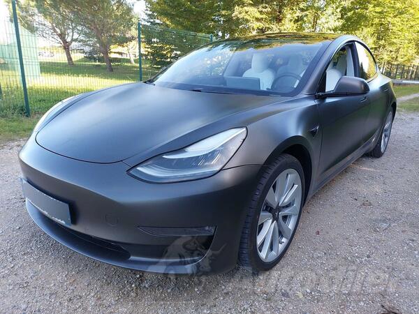 Tesla - Model 3