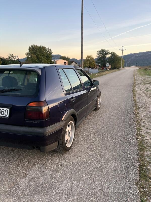 Volkswagen - Golf 3 - 1.6 74kw