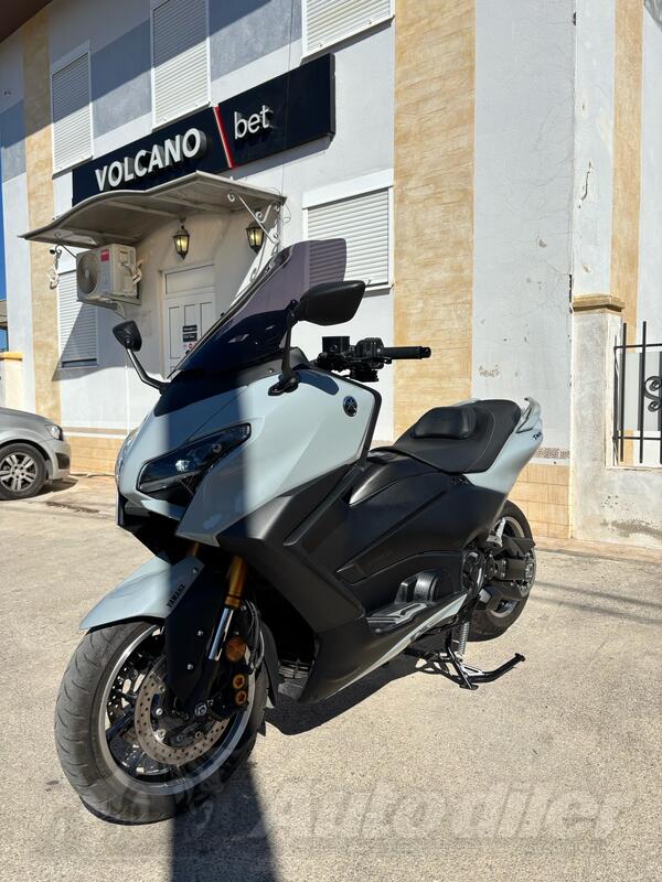 Yamaha - tmax