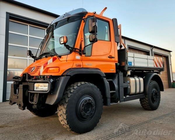 Mercedes Benz - UNIMOG U500 / 4x4 / UNIVERZALNA KOMUNALNA MAŠINA / INF-0042