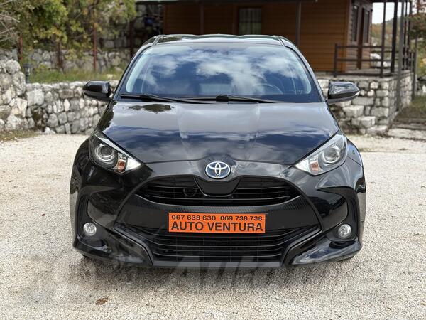 Toyota - Yaris - 1.5//HYBRID-BENZIN//05.2022god