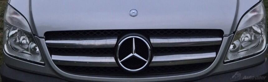 Oba fara za Mercedes Benz - 2011
