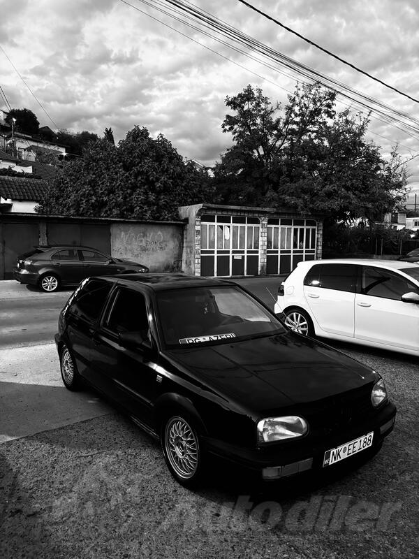 Volkswagen - Golf 3 - 1.6 benzin + plin