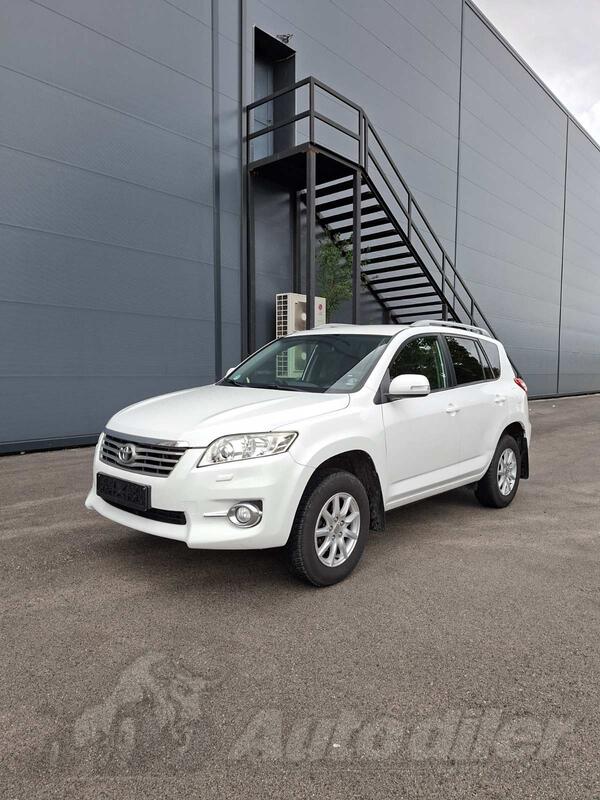 Toyota - RAV 4 - 2.2 D4D