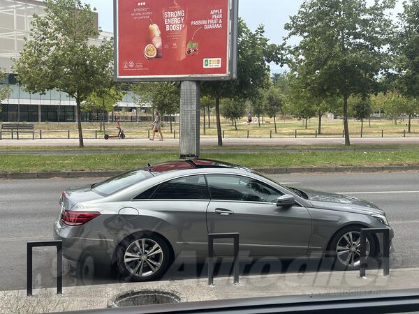 Mercedes Benz - E 220 - MERCEDES E COUPE
