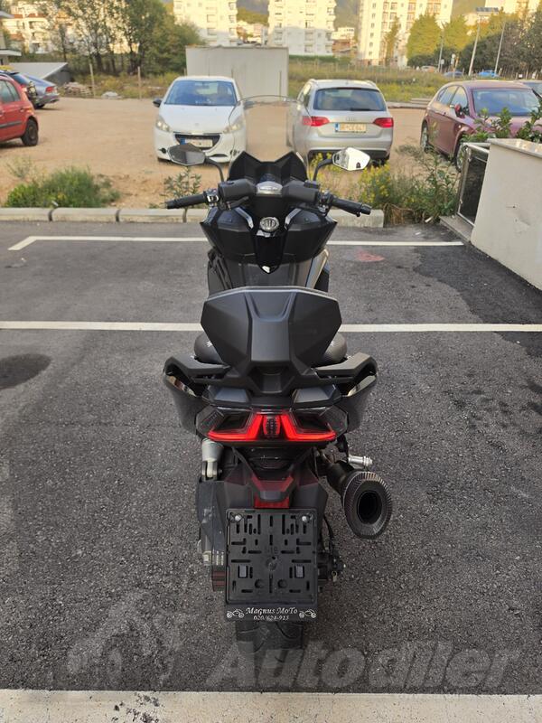 Kymco - 550 AK