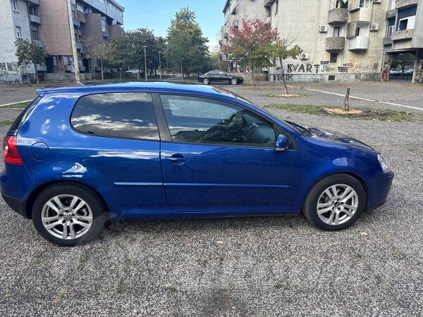 Volkswagen - Golf 5 - 1.9 tdi