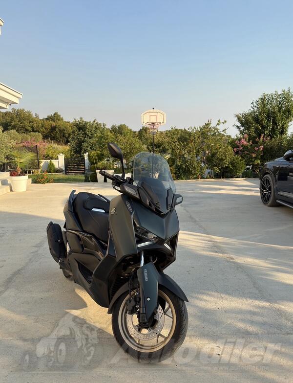 Yamaha - xmax 125 tech max