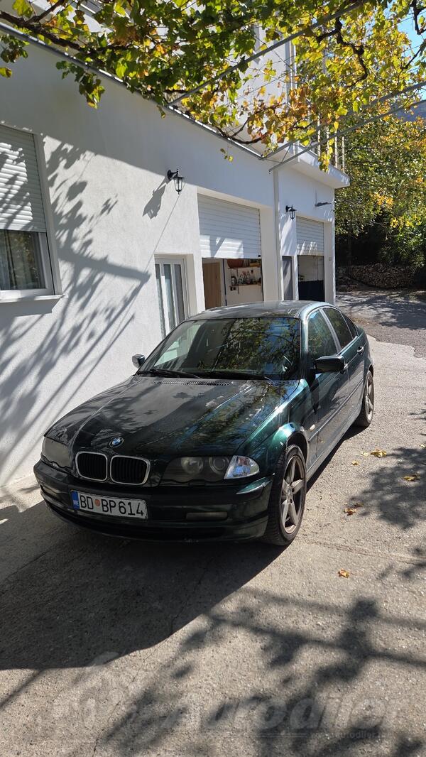 BMW - 320