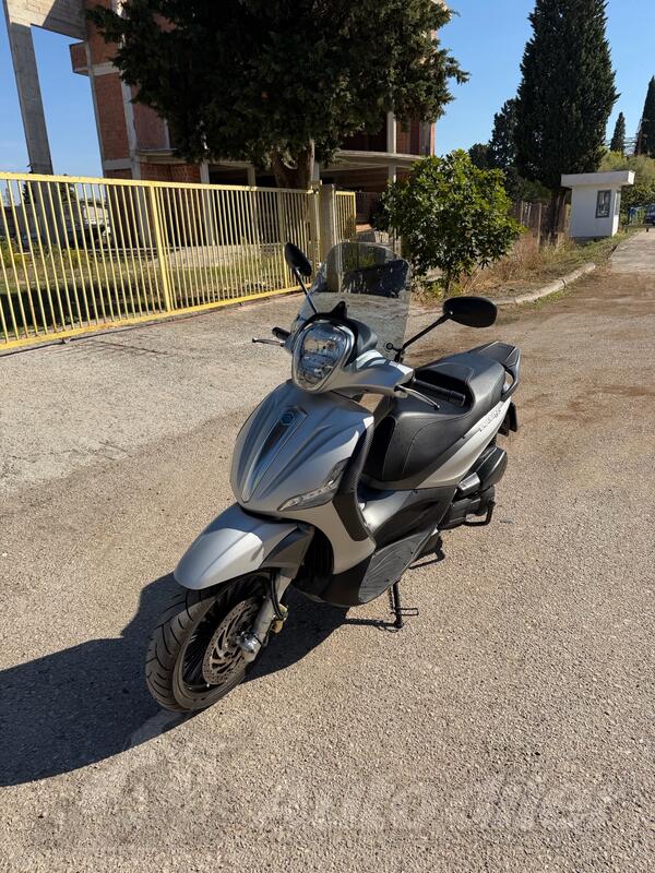 Piaggio - Beverly