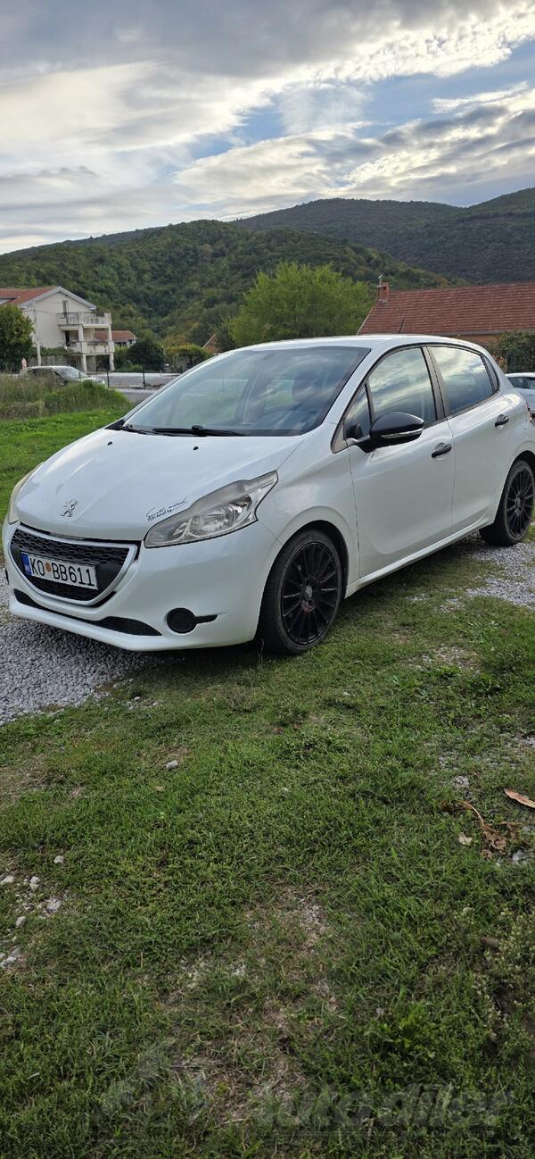 Peugeot - 208 - 1.4hdi