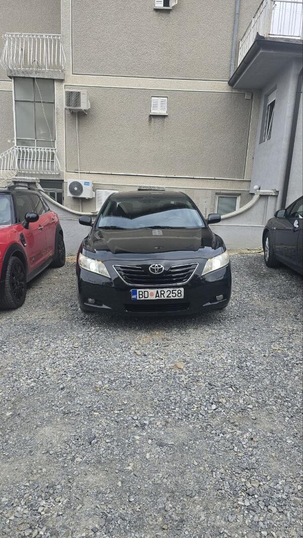 Toyota - Camry