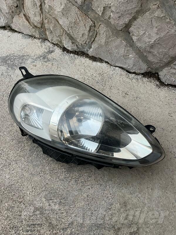 Oba fara za Fiat - Punto Evo    - 2010