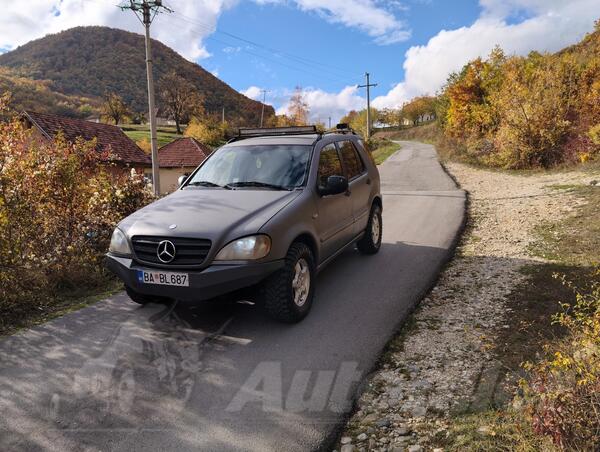 Mercedes Benz - ML 320 - 3.2 160kw
