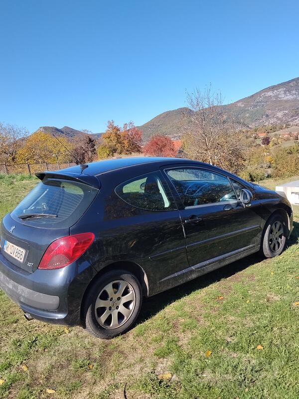 Peugeot - 207 - 1.6 HDI