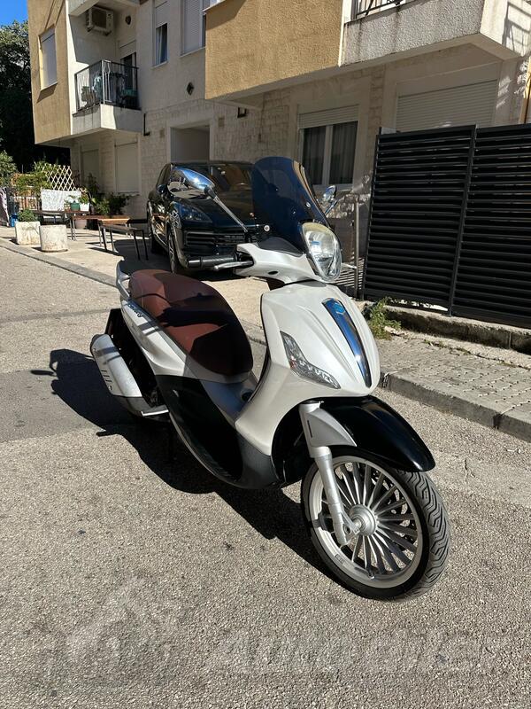 Piaggio - BEVERLY 300 ABS
