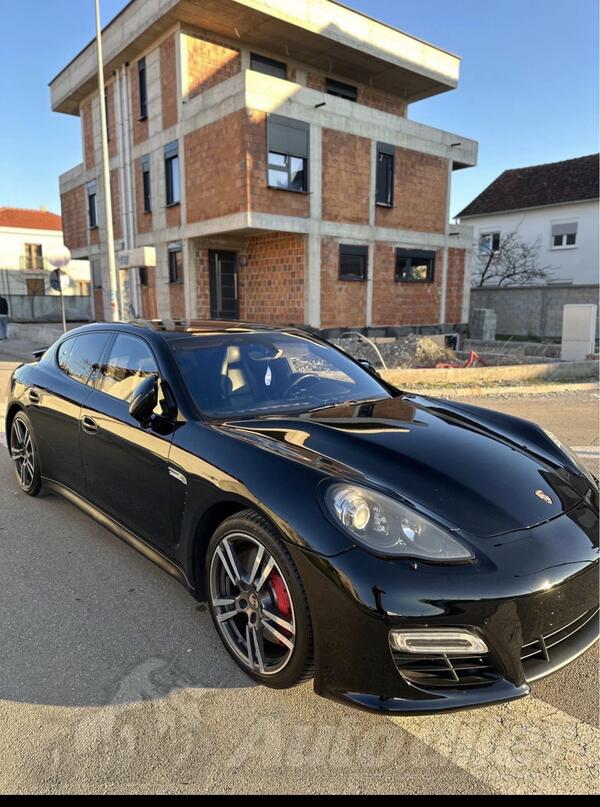 Porsche - Panamera - 4.8 benzin