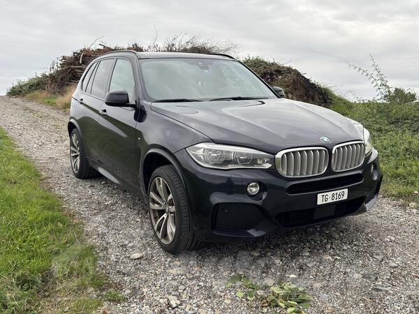 BMW - X5 - 4D