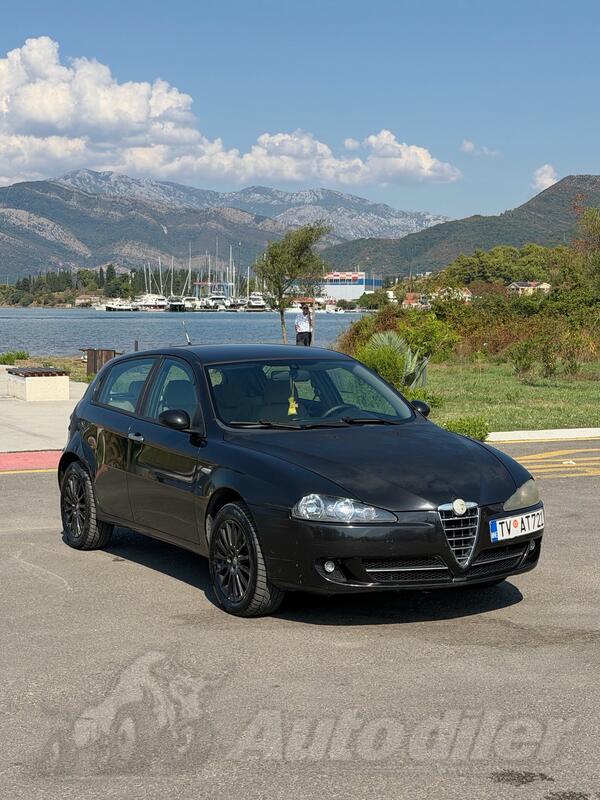 Alfa Romeo - 147 - 1.9