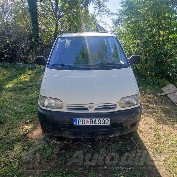 Nissan - Serena - 2.3d