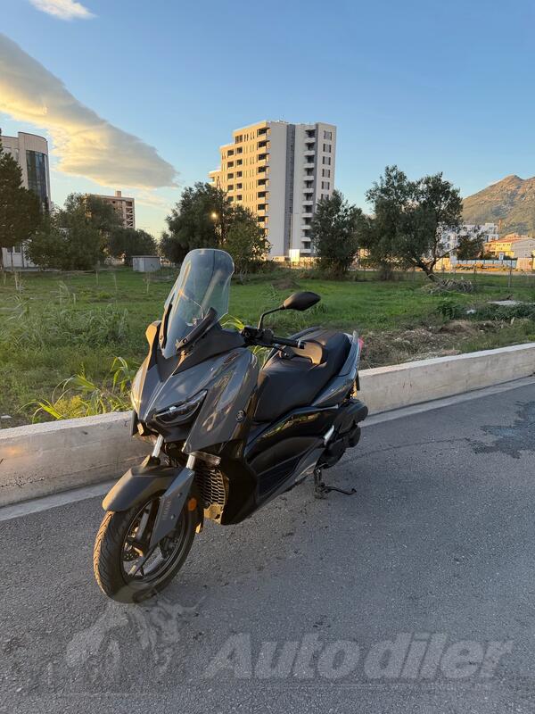 Yamaha - xmax