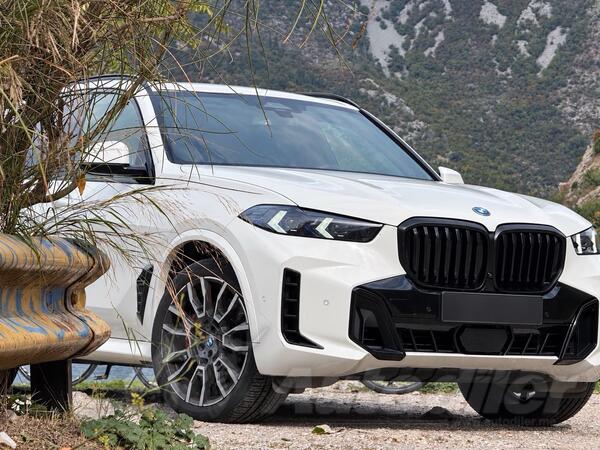 BMW - X5 M50 - 3.0