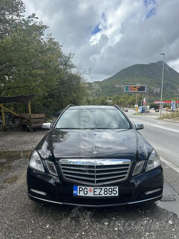 Mercedes Benz - 220 - 200 cdi