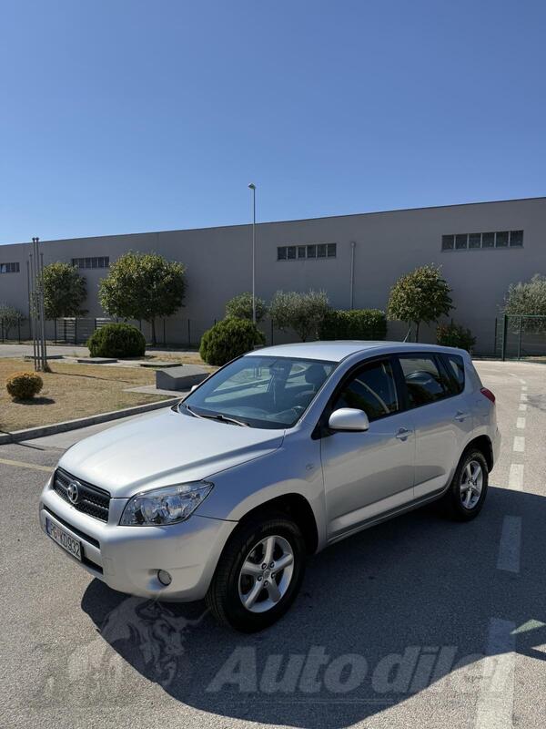 Toyota - RAV 4 - 2.2 D-4D