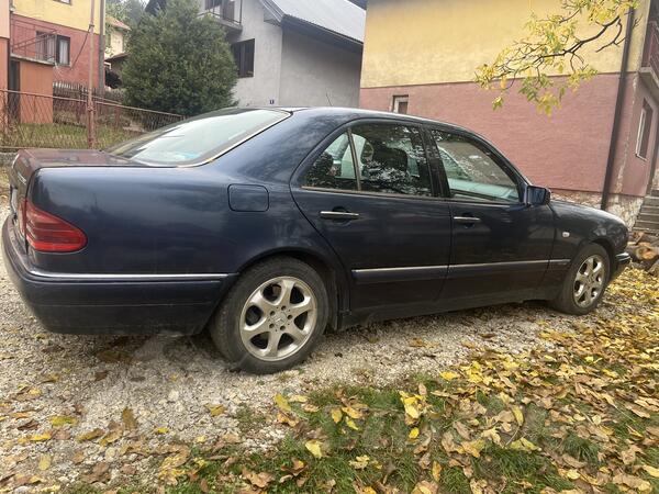 Mercedes Benz - E 300 - E300 TDI