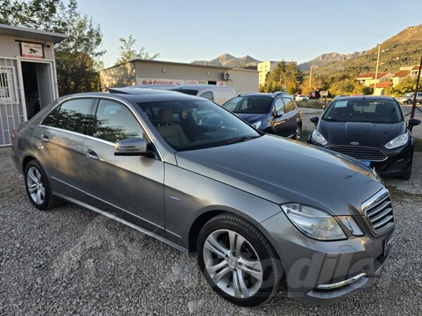 Mercedes Benz - E 200 - 2200 cdi