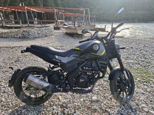 Benelli - Leoncino 250