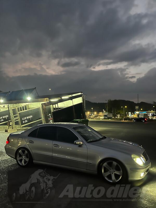 Mercedes Benz - E 320 - 280
