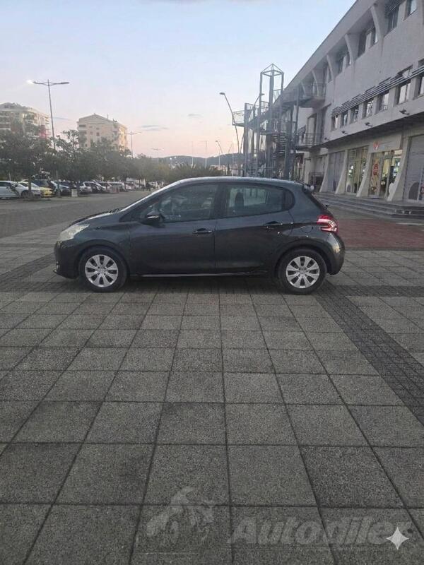 Peugeot - 208 - 1.4 hdi