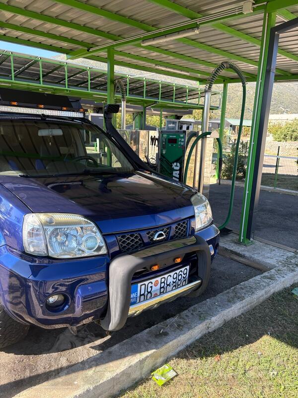 Nissan - X-Trail - 2.2