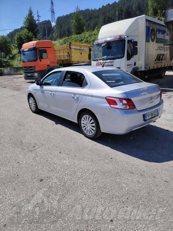 Peugeot - 301 - 1.6 b