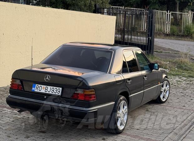 Mercedes Benz - 250 - D