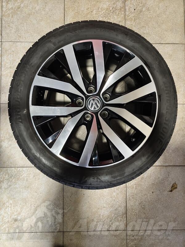 Fabričke rims and bridgestone tires