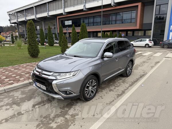 Mitsubishi - Outlander - 2.2 DID 4X4