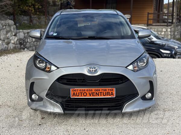 Toyota - Yaris - 1.5//HYBRID//BENZIN//07.2021god
