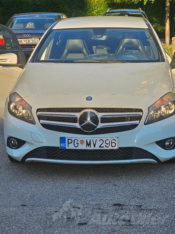 Mercedes Benz - 180 - 1.8