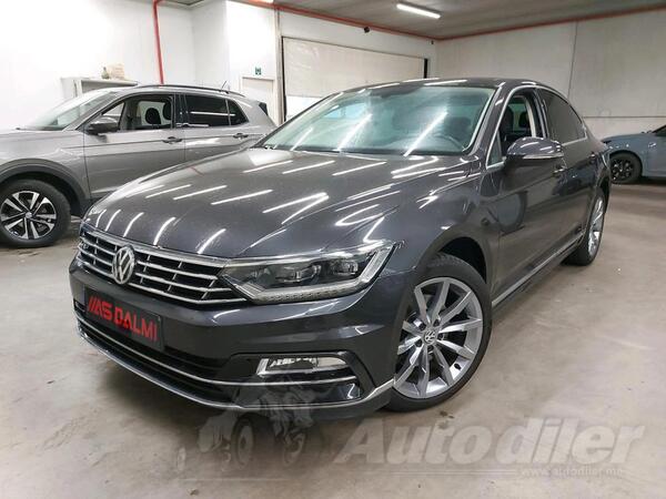 Volkswagen - Passat - 1.6 TDI DSG7 R-LINE FULL-LED PANORAMA Navigacija 2xParktronic