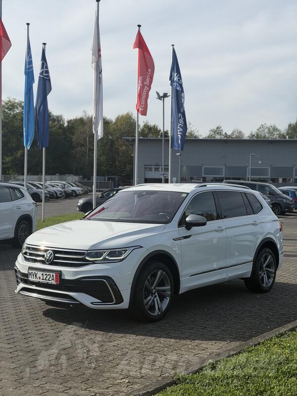 Volkswagen - Tiguan Allspace - R-line//200ks//4motion//IQ-lights//1.2023.